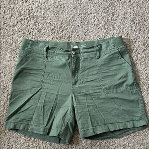 Lee Women's Green Cargo-Style Cotton Shorts